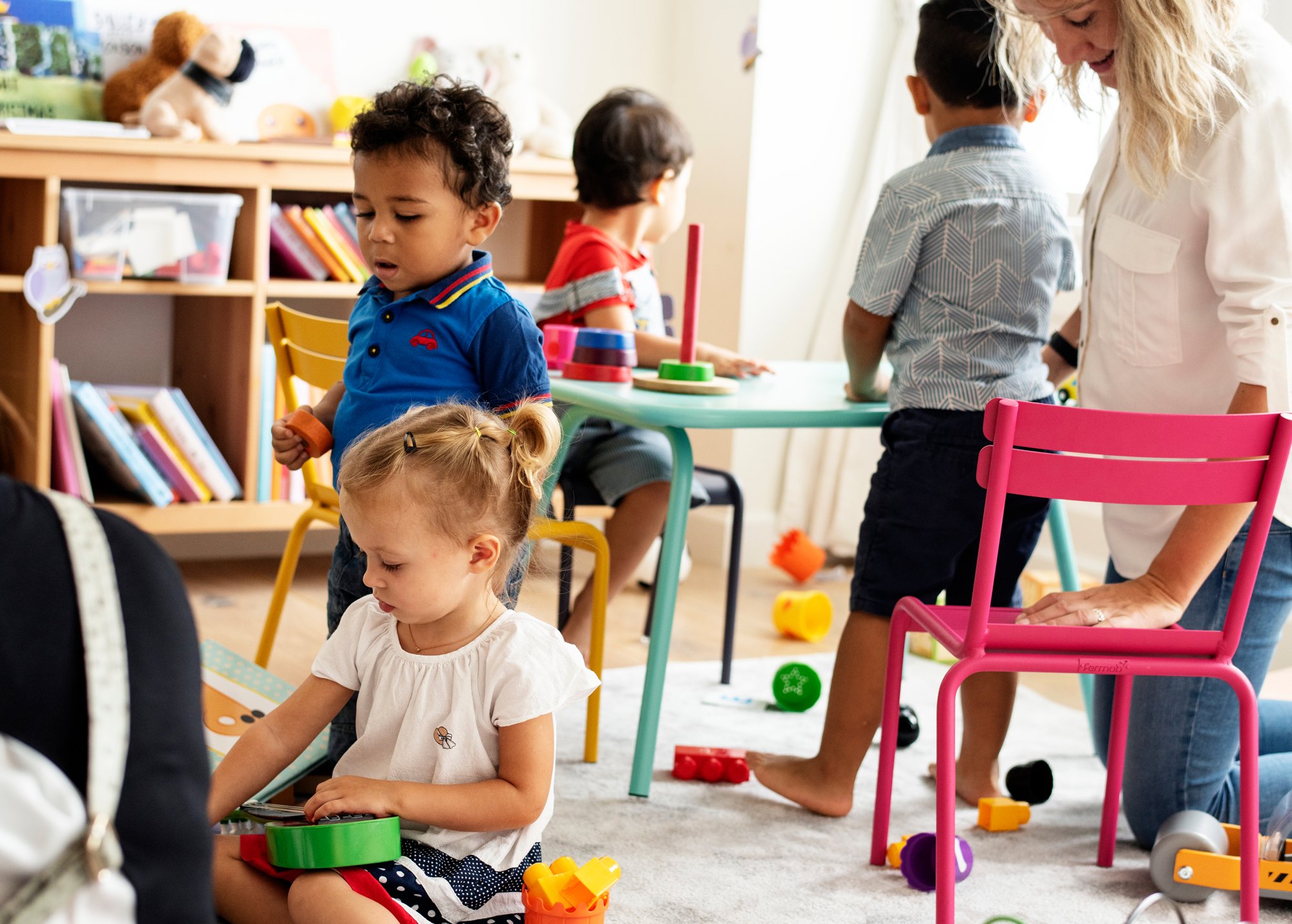 kids-with-chairs2.jpg